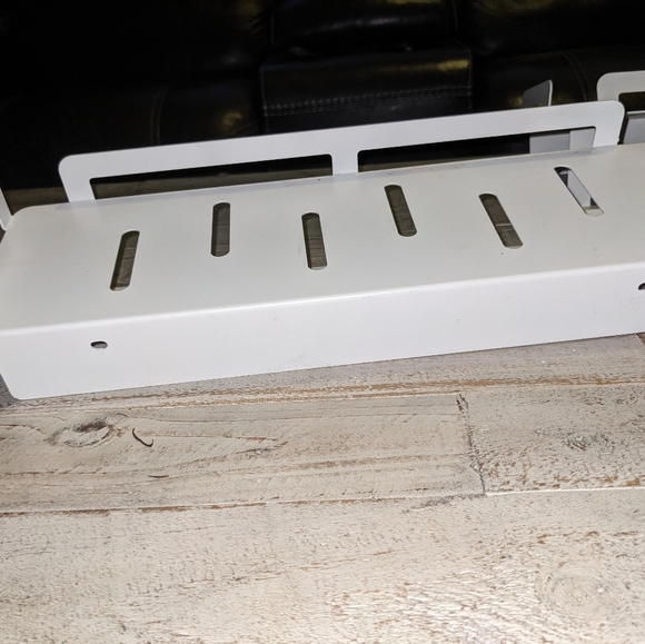 White shelf - Picture 1 of 3